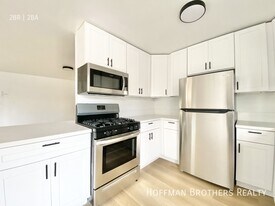 136 S Oxford Ave, Unit 8 in Los Angeles, CA - Building Photo