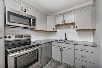 723 Delta Ave in Cincinnati, OH - Building Photo - Building Photo