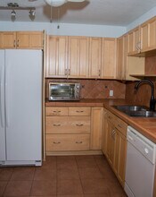 2651 S Course Dr, Unit 101 in Pompano Beach, FL - Foto de edificio - Building Photo