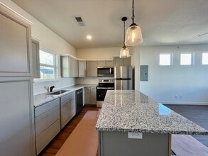 4315 Holly St in Kansas City, MO - Building Photo - Building Photo