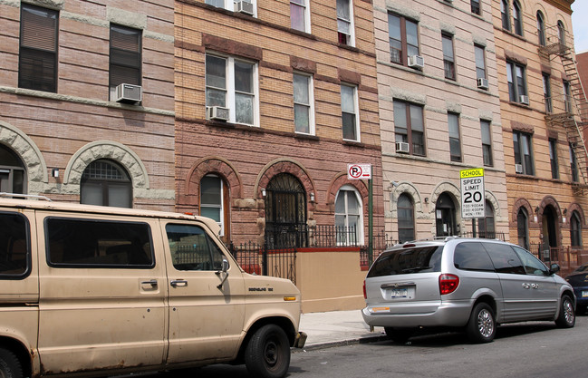 80 Kingston Ave in Brooklyn, NY - Building Photo - Building Photo