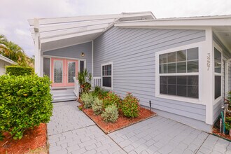 3267 NE Catamaran Terrace in Jensen Beach, FL - Building Photo - Building Photo