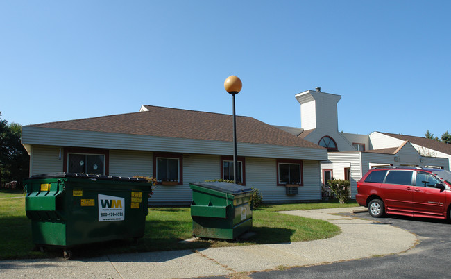 2660 Albany St in Schenectady, NY - Foto de edificio - Building Photo