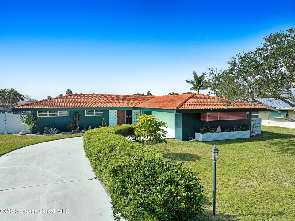 162 Bimini Rd in Cocoa Beach, FL - Foto de edificio