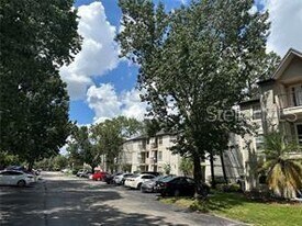 1948 Lake Atriums Cir in Orlando, FL - Building Photo