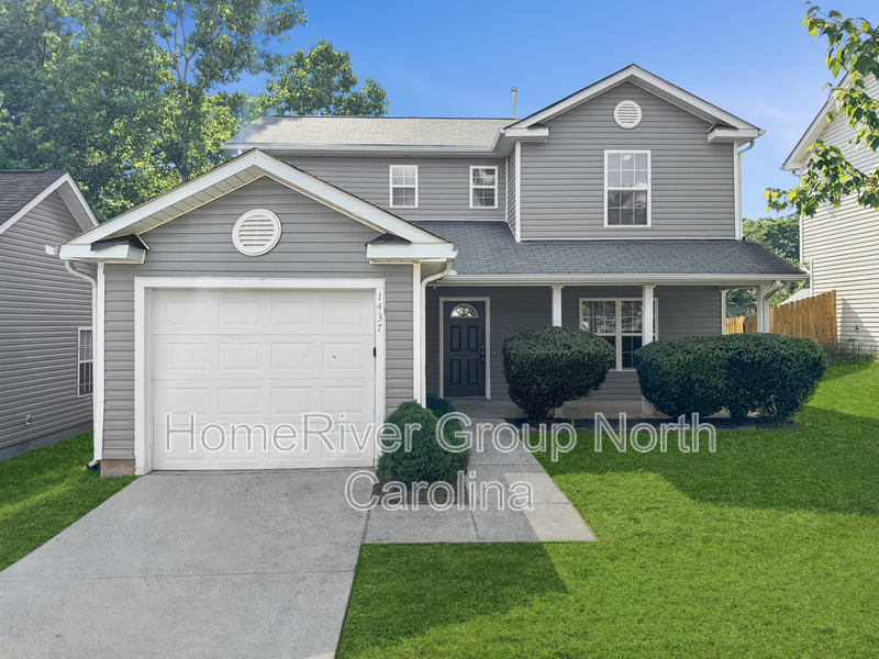1437 Crandon Dr in Charlotte, NC - Building Photo