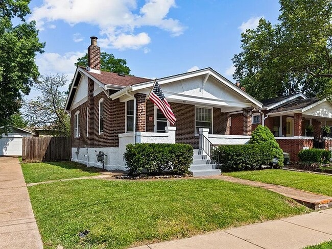 2234 Yale Ave in Maplewood, MO - Building Photo - Building Photo