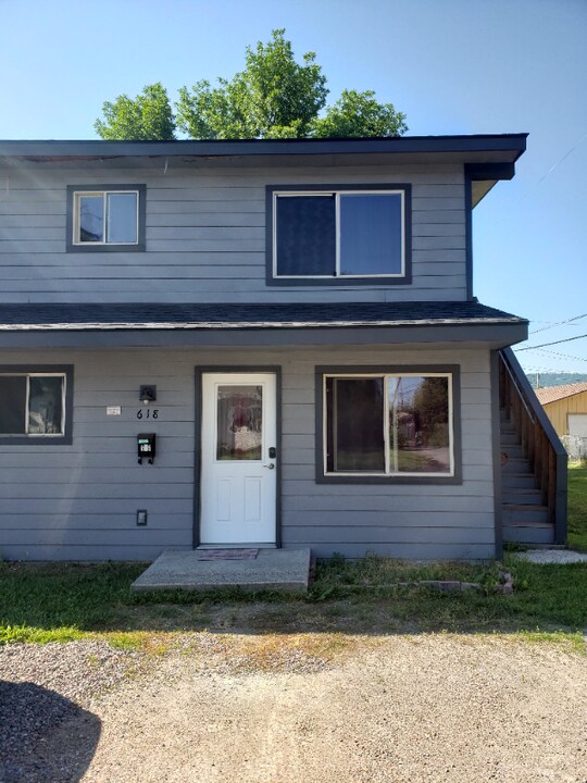 618 11th St W in Kalispell, MT - Foto de edificio