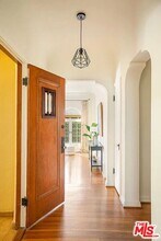 833 S Curson Ave in Los Angeles, CA - Building Photo - Building Photo
