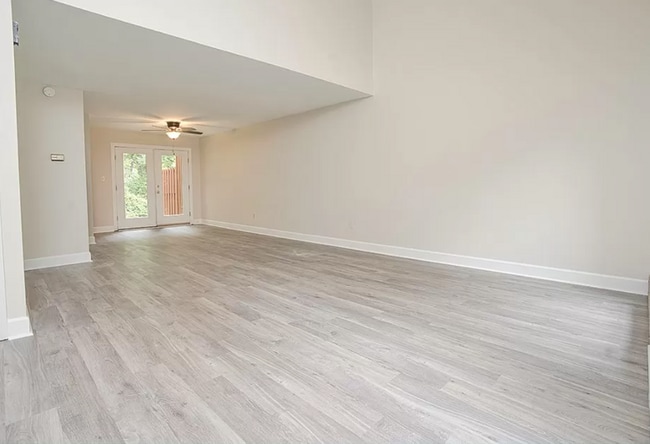 206 Rock Knoll Dr in Greenwood, SC - Building Photo - Building Photo
