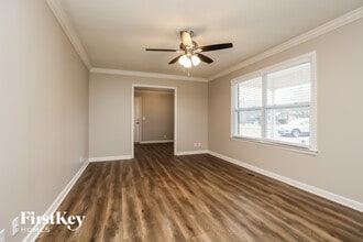 816 Phillips Faith Chapel Church Rd in Murfreesboro, TN - Foto de edificio - Building Photo