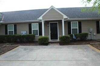 1802 Honeysuckle Way in Grovetown, GA - Building Photo - Building Photo