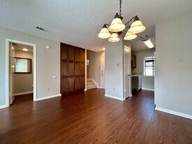 8910 Schick Rd in Austin, TX - Building Photo