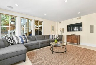 408 Putnam Ave, Unit R in Cambridge, MA - Building Photo - Building Photo