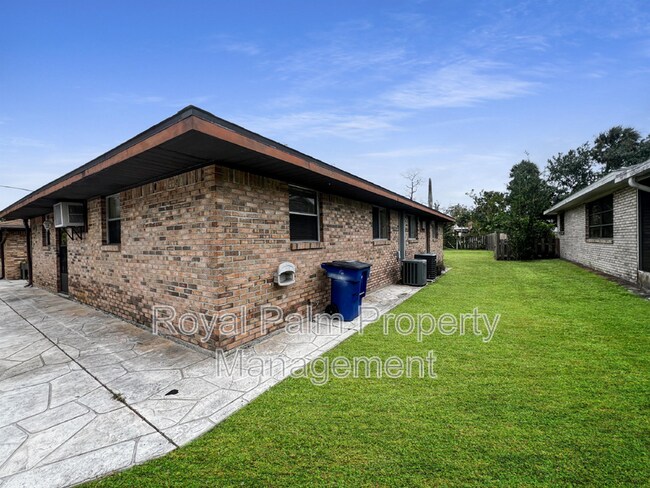 27917 Washington St in Bonita Springs, FL - Building Photo - Building Photo