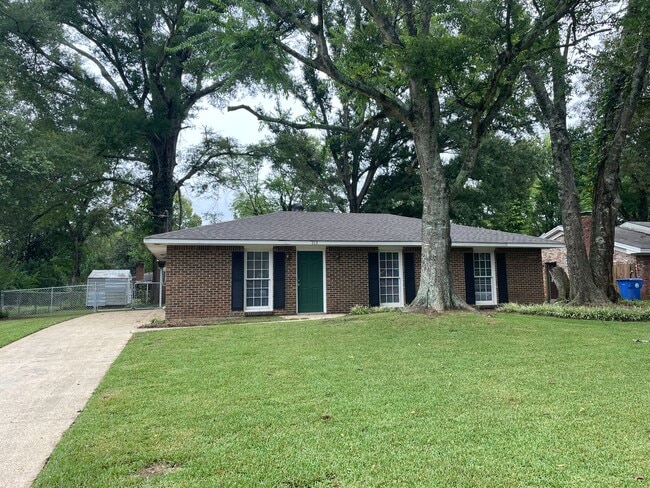 property at 113 Warwick Dr