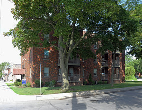 Paisley Gardens in Hamilton, ON - Building Photo - Building Photo