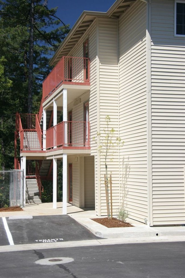 Redwood Village Apartments in Redway, CA - Building Photo - Building Photo