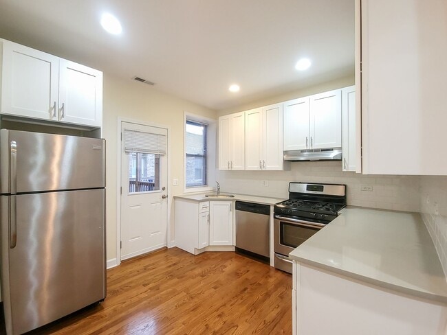 1829 W Leland Ave, Unit 3