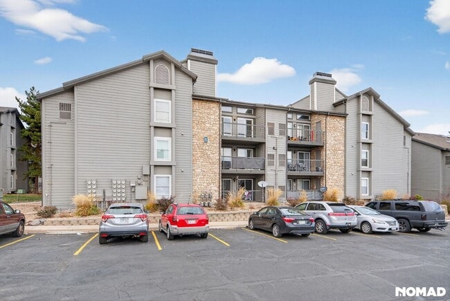 property at 2575 S Syracuse Way