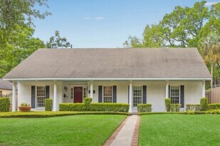 5210 Meadow Lake Ln in Houston, TX - Building Photo