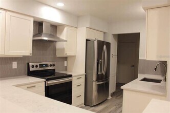 813 Sleepy Harbour Dr in Ocoee, FL - Building Photo - Building Photo