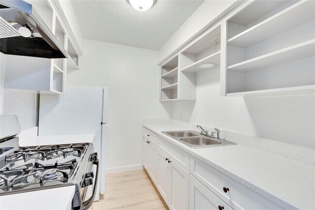 property at 2314 Greenfield Pkwy