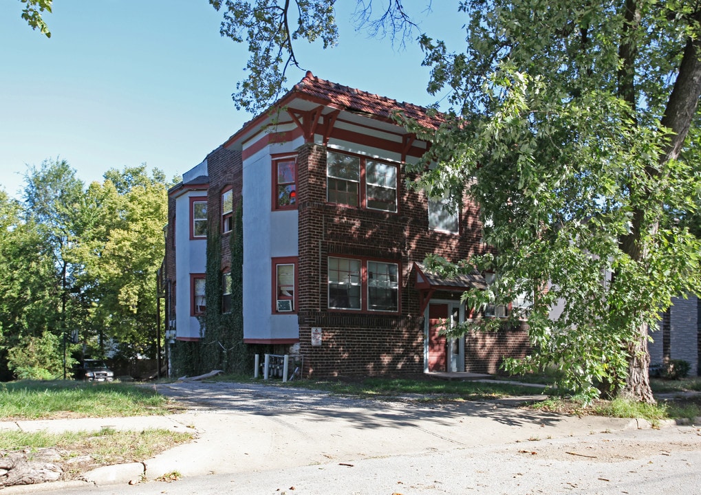 3131 Grand Ave in Kansas City, MO - Foto de edificio