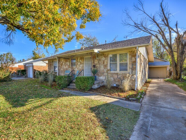 410 E Northrup Dr in Midwest City, OK - Foto de edificio - Building Photo