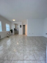 8080 Tatum Waterway Dr in Miami Beach, FL - Building Photo - Building Photo