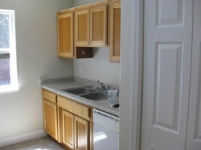 1240 W 3rd St in Chico, CA - Building Photo - Building Photo