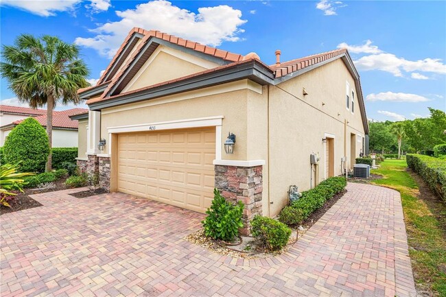 4653 Royal Dornoch Cir in Bradenton, FL - Foto de edificio - Building Photo