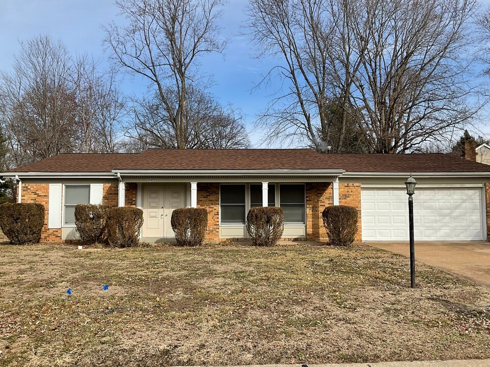 747 Fort Henry Rd in Belleville, IL - Building Photo