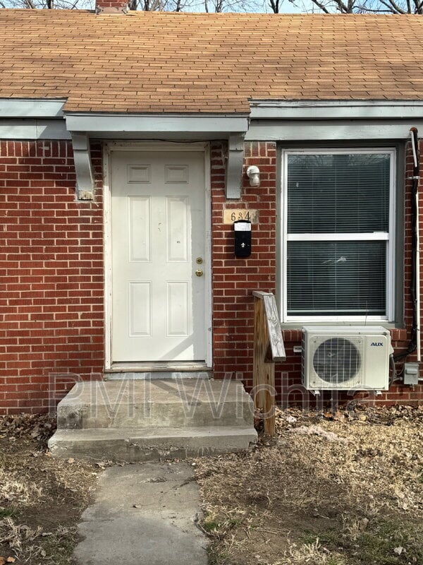 property at 634 S Hydraulic Ave