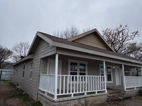 1510 E Hattie St, Unit 1512 in Fort Worth, TX - Foto de edificio - Building Photo