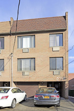 14915 Barclay Ave in Flushing, NY - Building Photo - Building Photo