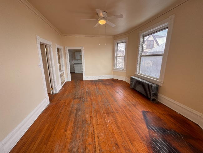 2112 W Greenfield Ave in Milwaukee, WI - Building Photo - Building Photo