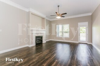 9923 Oaklawn Dr, Unit 01-108 in Mont Belvieu, TX - Building Photo - Building Photo