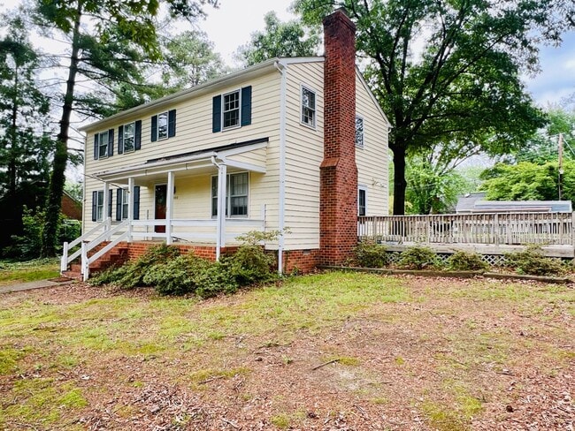 7400 Three Chopt Rd in Richmond, VA - Building Photo - Building Photo