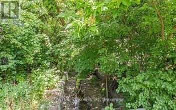 38 Child Dr in Aurora, ON - Building Photo - Building Photo