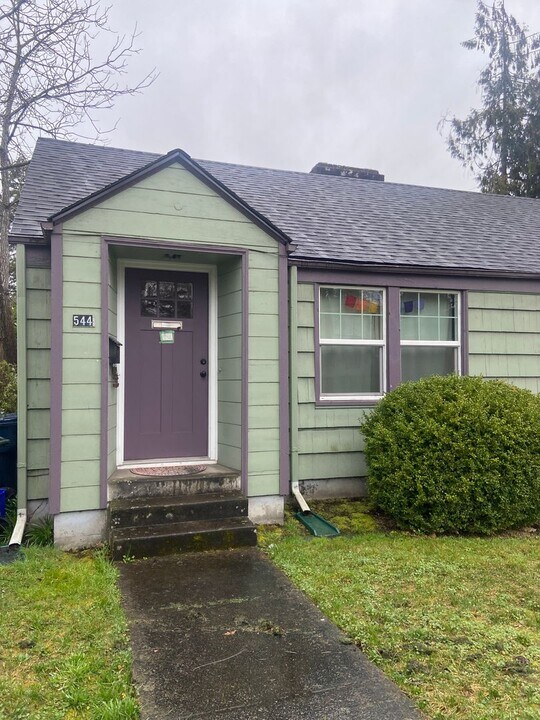 544 W 13th Ave in Eugene, OR - Building Photo