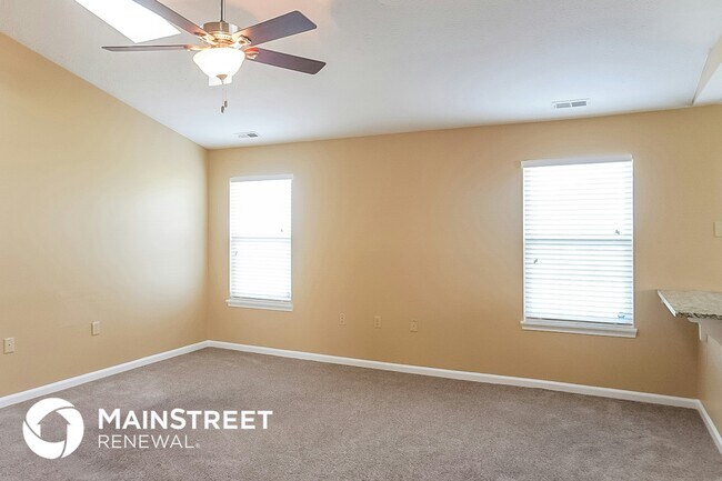 2245 Valley Creek E Ln in Indianapolis, IN - Building Photo - Building Photo