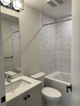 45511-45511 Campus Dr in Chilliwack, BC - Building Photo - Building Photo