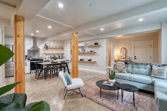 4065 N Mississippi Ave in Portland, OR - Foto de edificio - Building Photo