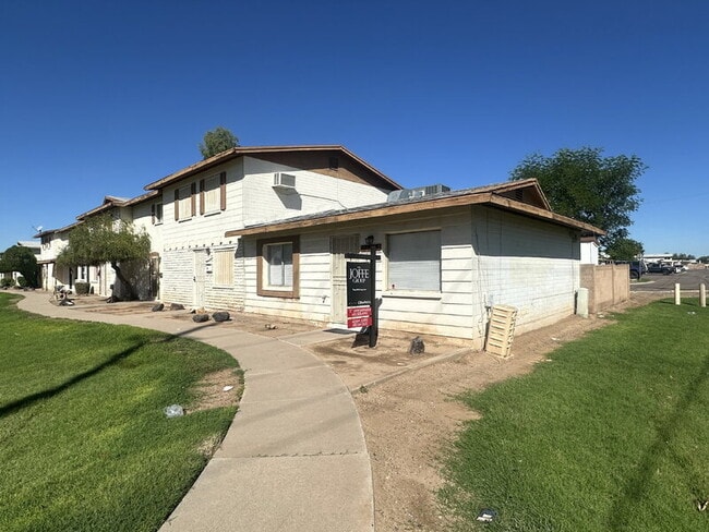 7109 W Wolf St in Phoenix, AZ - Building Photo - Building Photo