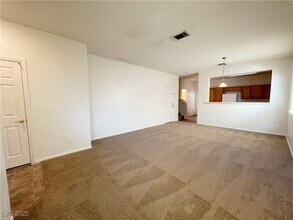 1312 Creek Village Ave in Las Vegas, NV - Building Photo - Building Photo
