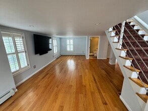 5 Pearl St in Groton, CT - Building Photo - Building Photo