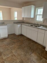 1308 N Harris Ave in Champaign, IL - Building Photo - Building Photo