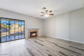 341 Lander Dr in Henderson, NV - Building Photo - Building Photo