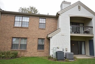 2013 Bayhead Dr in Sayreville, NJ - Building Photo - Building Photo